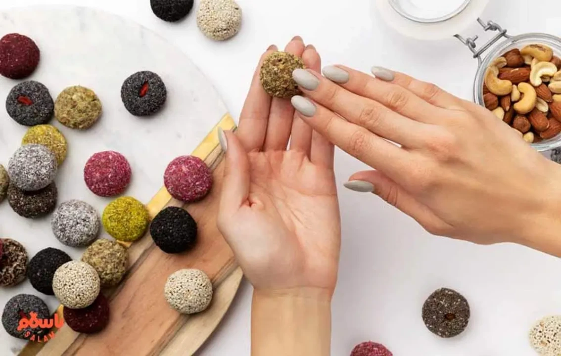 توپک خرما چند کالری دارد ؟ توپک خرما چند کالری دارد ؟